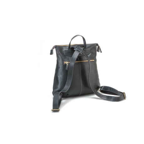 【日本製】【rena -iris  made in japan】〔rena-white　collection〕牛革製品・オイルヌメ・牛革スリムリュック  ir-71
