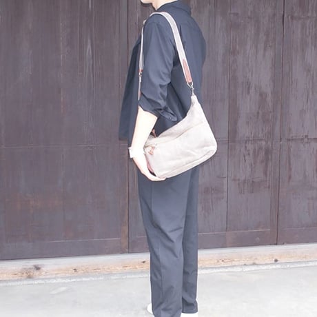 rena 豊岡(レナ　トヨオカ）cheviot(チェビオット）豊岡製・神鍋山火山灰染め　8号帆布・斜め掛けショルダー　 tz-23