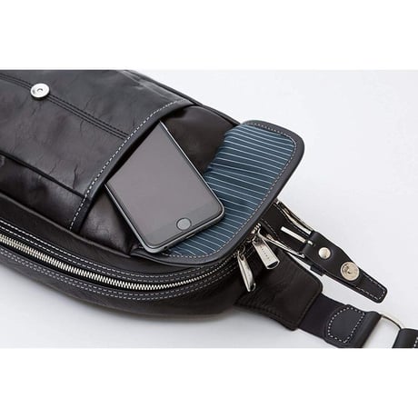 【国産品】【INNFITHｘrenaコラボ/生産品】牛革製・INNFITH MOVE iPad対応 ソフトイルレザー縦型ボディバッグ（大きめサイズ） ir-571