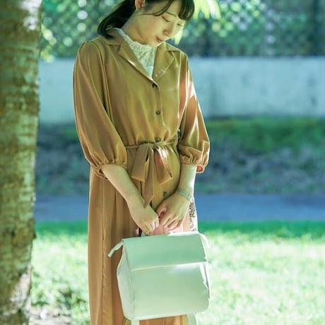 【日本製】【rena -iris  made in japan】〔rena-white　collection〕牛革製品・オイルヌメ・牛革コンパクトリュック  ir-2817