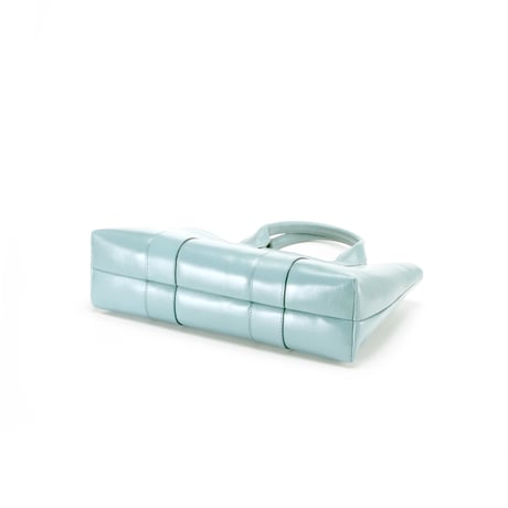 【日本製】【rena -iris  made in japan】〔rena-white　collection〕軽量牛革製品・ヌメ革（ツヤ革調ヌメ革）手提げトート   ir-01