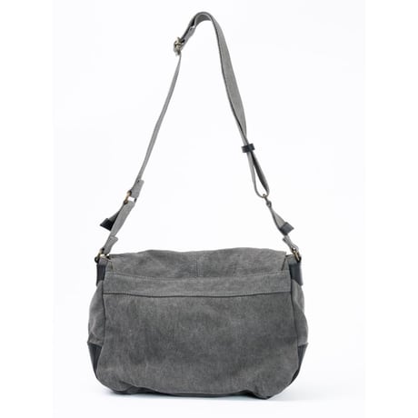 豊岡鞄（認定商品・FEEDBAG）豊岡製・神鍋山火山灰染め 8号帆布・イブクロ型斜め掛けショルダーバッグ FB-104-B