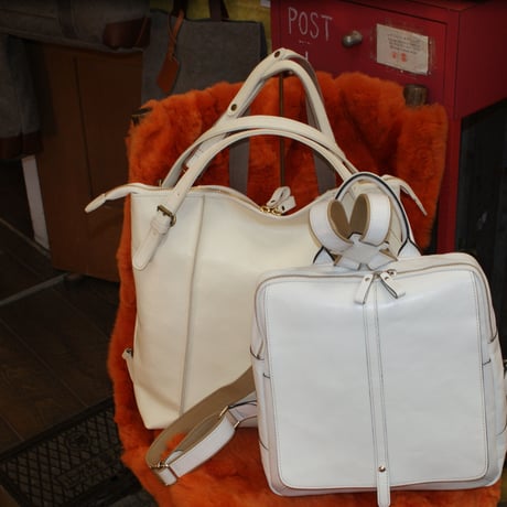 【日本製】【rena -iris  made in japan】〔rena-white　collection〕牛革製品・多機能3way・オイルヌメ製牛革リュック　ir-75