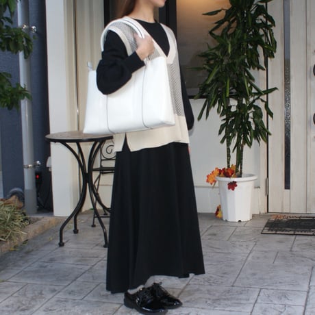 【日本製】【rena -iris  made in japan】〔rena-white　collection〕軽量牛革製品・ヌメ革手提げトート（H　28　W　40　D　10.5　cm)   ir-03
