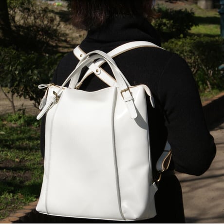 【日本製】【rena -iris  made in japan】〔rena-white　collection〕牛革製品・多機能3way・オイルヌメ製牛革リュック　ir-75