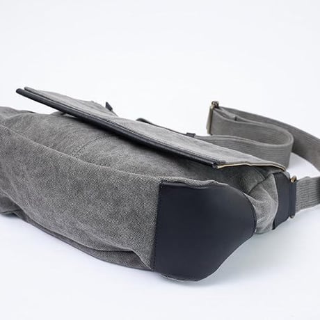 豊岡鞄（認定商品・FEEDBAG）豊岡製・神鍋山火山灰染め 8号帆布・イブクロ型斜め掛けショルダーバッグ FB-104-B