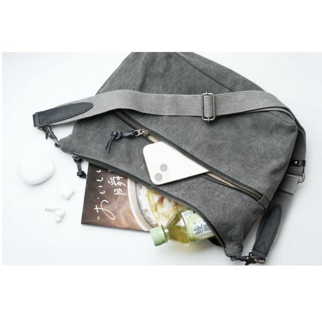 豊岡鞄（認定商品・FEEDBAG）豊岡製・神鍋山火山灰染め 8号帆布・イブクロ型斜め掛けショルダーバッグ FB-102-B