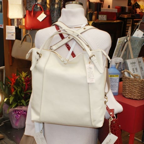 【日本製】【rena -iris  made in japan】〔rena-white　collection〕牛革製品・多機能3way・オイルヌメ製牛革リュック　ir-75