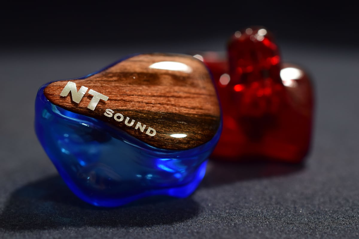 ハイエンド オーダーメイド カスタムiem 2ES+4BA | NEWTON SHOP ハイエンド オーダーメイド カスタムiem 2ES+4BA | NEWTON SHOP