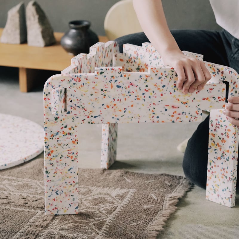 STREET TABLE (Terra)組み立て前｜Mãi | 大阪中之島美術館ミュージアム