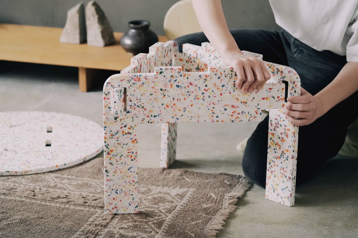 STREET TABLE (Terra)組み立て前｜Mãi | 大阪中之島美術館ミュージアム