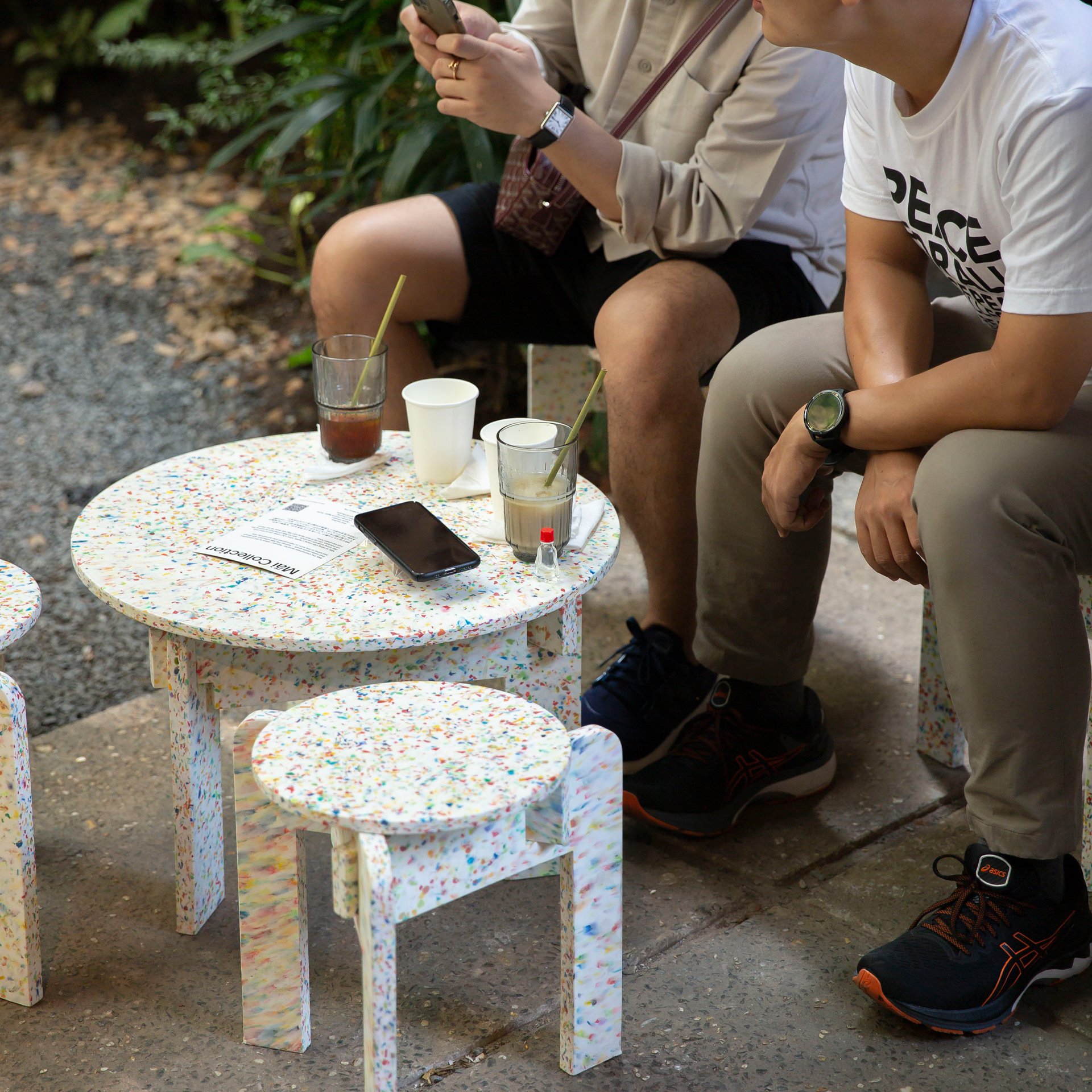 STREET STOOL (Terra)組み立て前｜Mãi | 大阪中之島美術館ミュージアム
