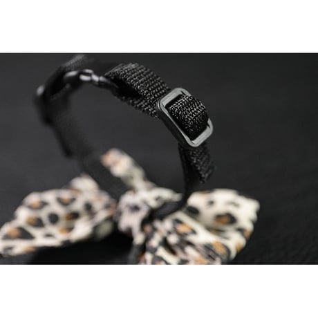 Leopard Print Pig Suede Leather Ribbon Style Collar