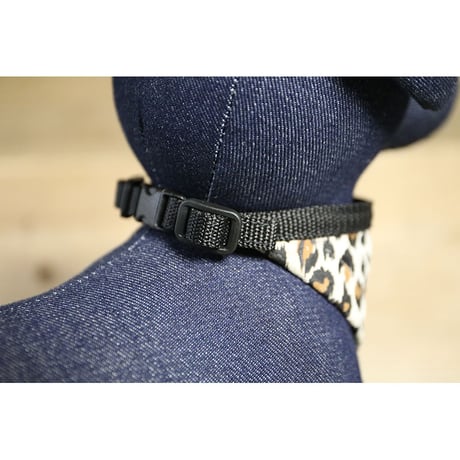 Leopard Print Pig Suede Leather Bandana Style Collar