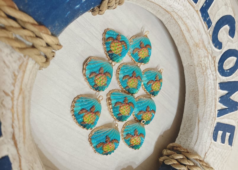 ハンドメイドパーツ 天然貝殻チャーム ホヌ | Aloha⚓︎Uncle