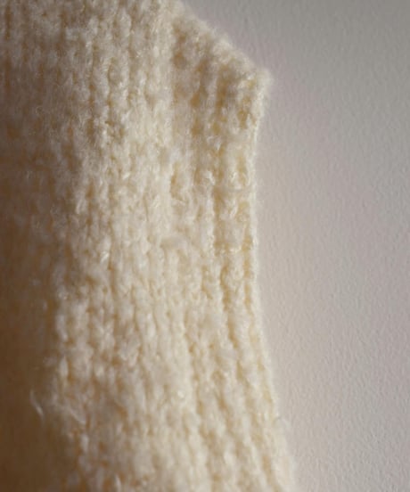 NikkiESSENTIALPIECES/BRUSHED SILK YARN VEST