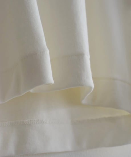NIKKI ESSENTIAL PIECES/RIB TRIM T-SHIRT