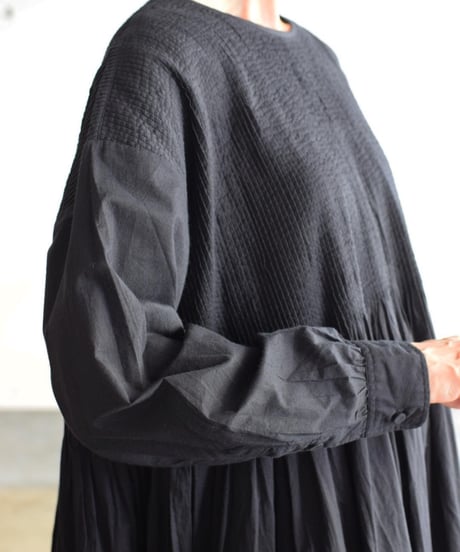 MAISON DE SOIL- CREWNECK P/O DORESS MINI PINTUCK