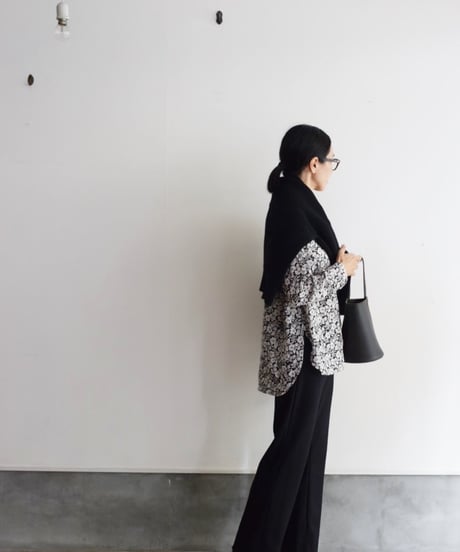 Ｒ&D.M.CO/WILDVERRY RUFFLE COLLOR BLOUS