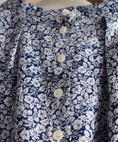 R&D.M.CO- LITTLE WILD BERRY SMOCK BLOUS