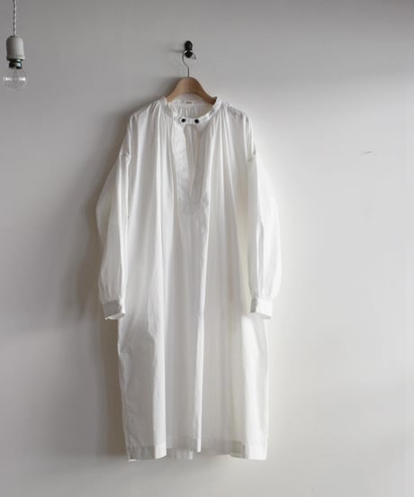 OUTIL/ROBE DOYE