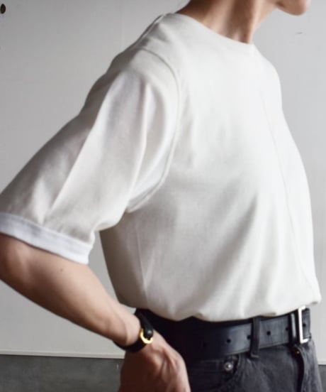 NIKKI ESSENTIAL PIECES/RIB TRIM T-SHIRT