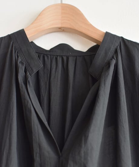 Nikki  ESSENTIAL PIECES/COTTON LAWN TWIST FRENCHSLEEVE DRESS