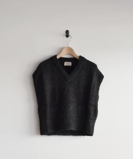 NikkiESSENTIALPIECES/BRUSHED SILK YARN VEST