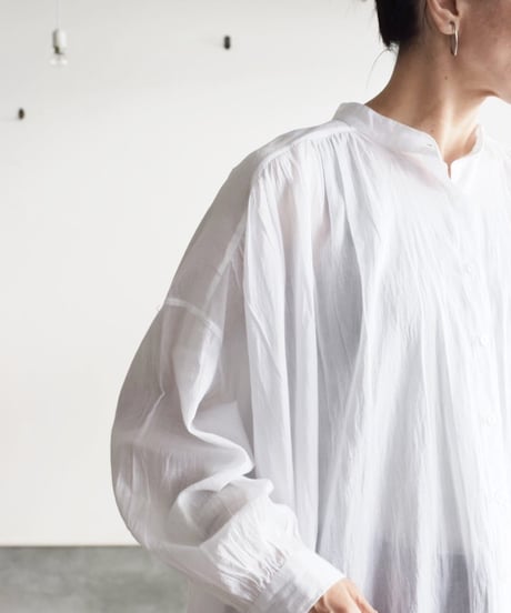 SOIL/BANDED COLLAR GATHERED SHIRT DRESS
