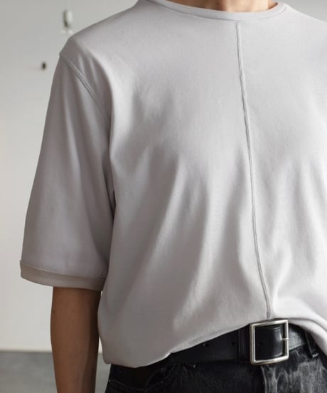 NIKKI ESSENTIAL PIECES/RIB TRIM T-SHIRT