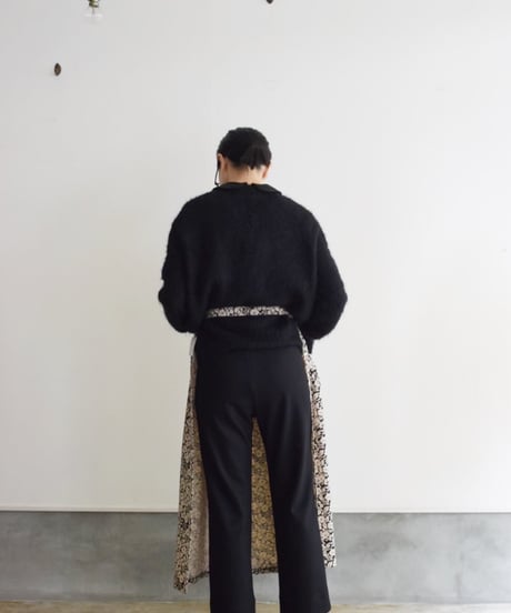 R&D.M.CO/WILD BERRY SALON APRON