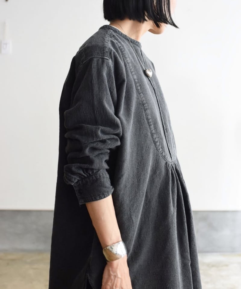 OUTIL CHEMISIER CORSIER バックオープンブラウス 黒 OUTIL CHEMISIER CORSIER バックオープンブラウス 黒