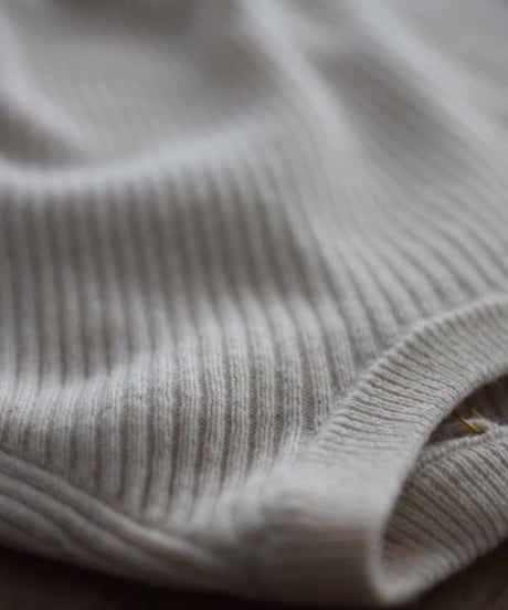 Nikki ESSENTIAL PIECES/CASHMERE SILK RIB CREWNECK