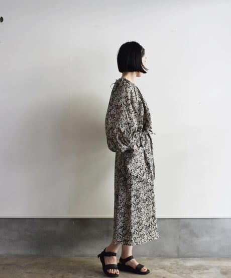 R&D.M.CO/W.B GATHER SMOCK