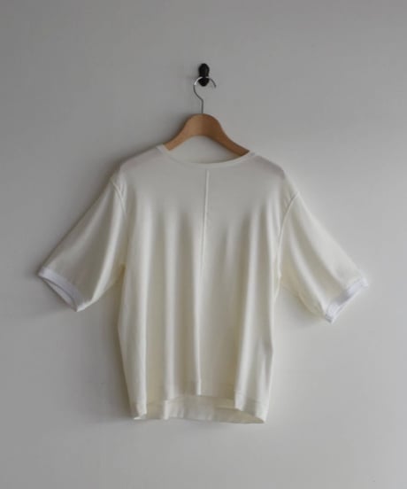 NIKKI ESSENTIAL PIECES/RIB TRIM T-SHIRT
