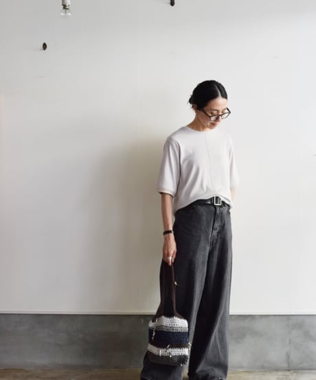 NIKKI ESSENTIAL PIECES/RIB TRIM T-SHIRT