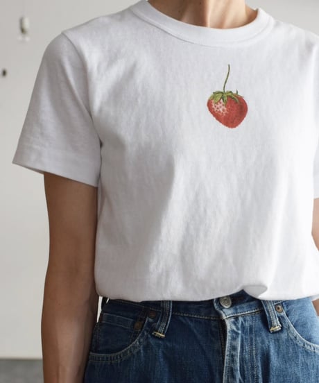 R&D.M.CO/HAND PICKED STRAWBERRY TEE