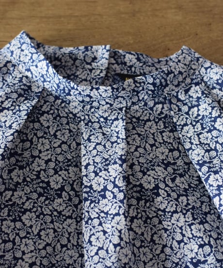 R&D.M.CO- LITTLE WILD BERRY SMOCK BLOUS