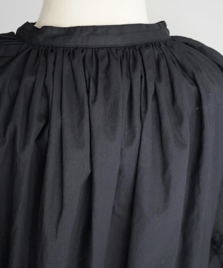 OUTIL/ROBE DOYE