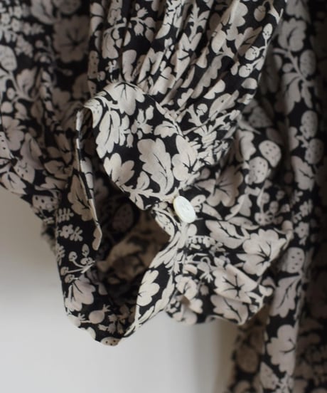 R&D.M.CO/W.B GATHER SMOCK