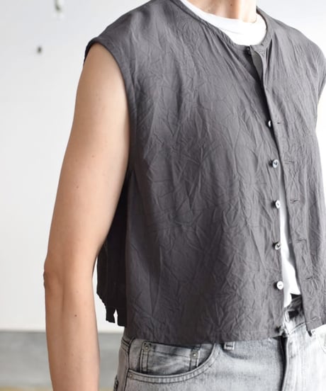JOICEADDED/WRINKLED SLEEVE LESS SHIRT