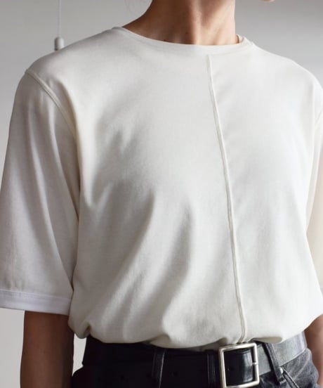 NIKKI ESSENTIAL PIECES/RIB TRIM T-SHIRT