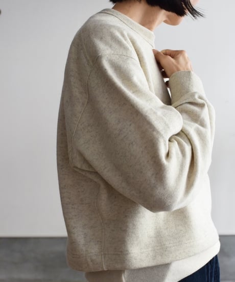NiKKI  ESSENTIAL PIECES/YAK CREW NECK SWEAT SHIRT