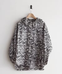 Ｒ&D.M.CO/WILDVERRY RUFFLE COLLOR BLOUS