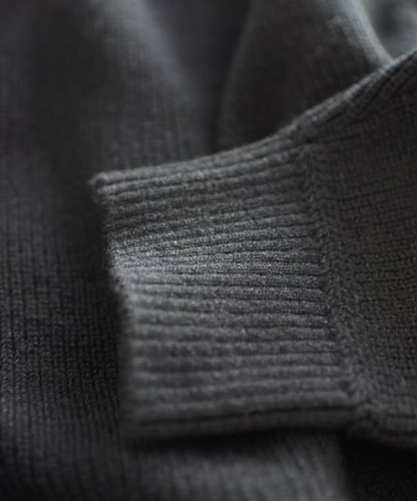 Nikki ESSENTIAL PIACES/YAK WASHI V-NECK