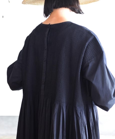 MAISON DE SOIL- CREWNECK P/O DORESS MINI PINTUCK