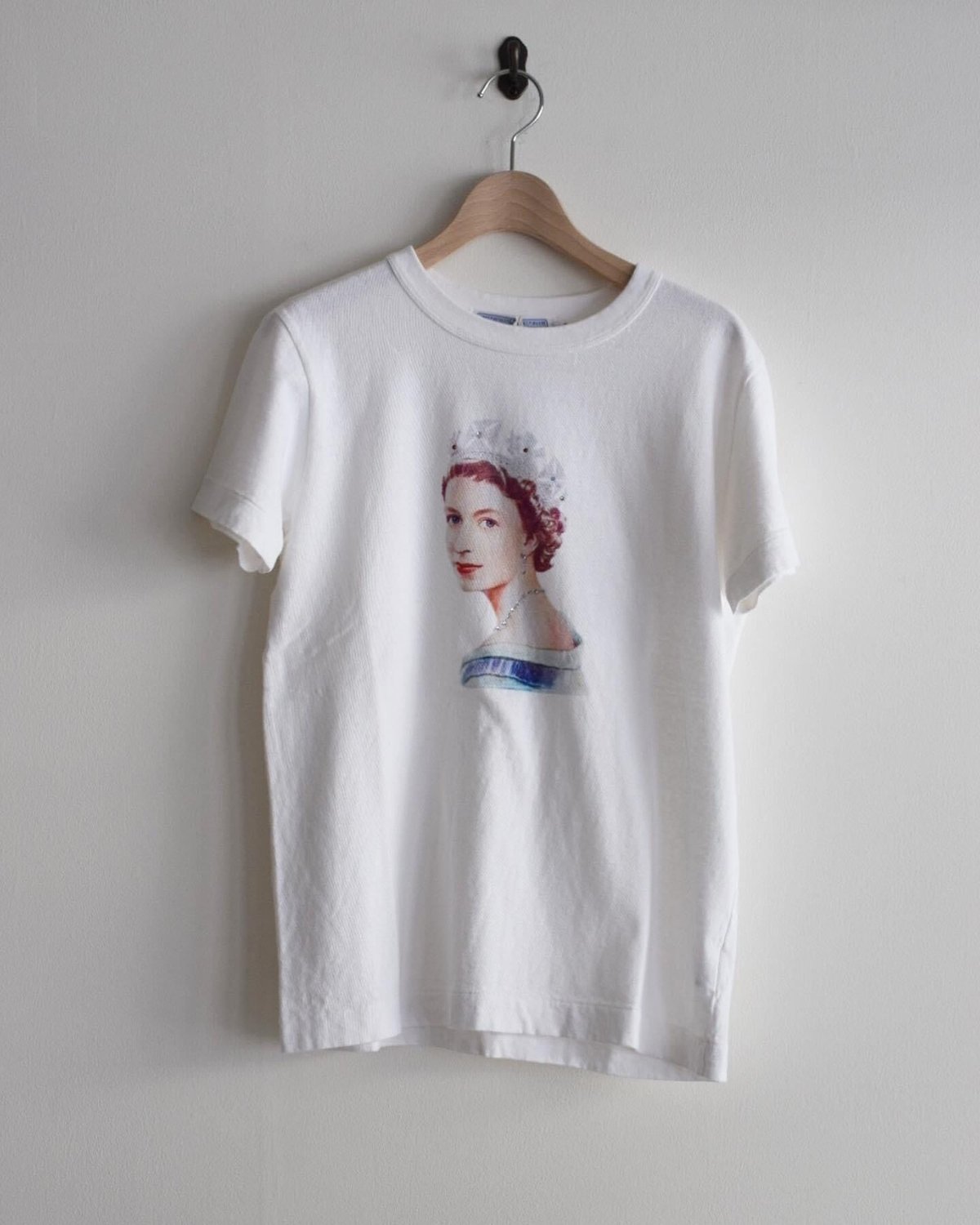 A*︎様 R&D.M.CO. エリザベス女王Tee fit=scale-down,w=1200