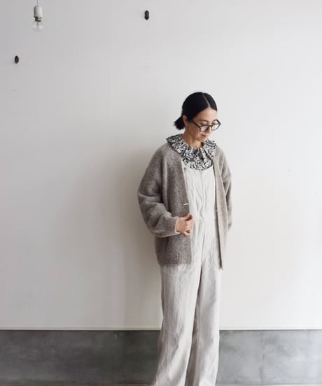 Ｒ&D.M.CO/WILDVERRY RUFFLE COLLOR BLOUS