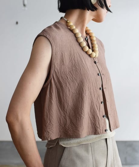 JOICEADDED/WRINKLED SLEEVE LESS SHIRT