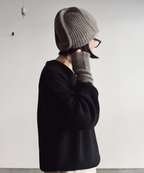 NiKKI ESSENTIAL PIECES/ALL YAK BEANIE